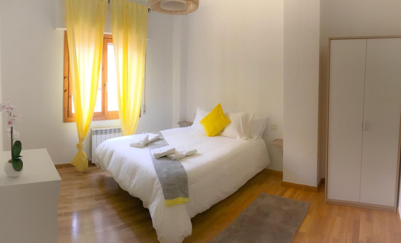 Az El Balcon De Conde De Aranda II Appartement Zaragoza Buitenkant foto