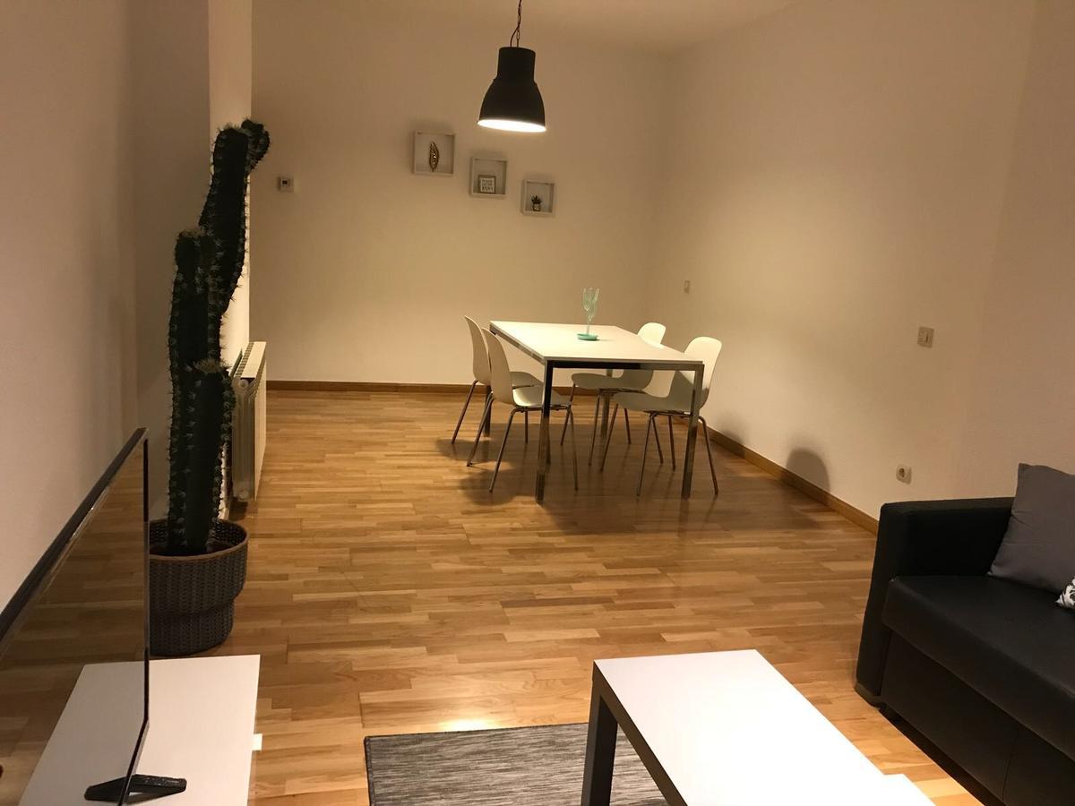 Az El Balcon De Conde De Aranda II Appartement Zaragoza Buitenkant foto